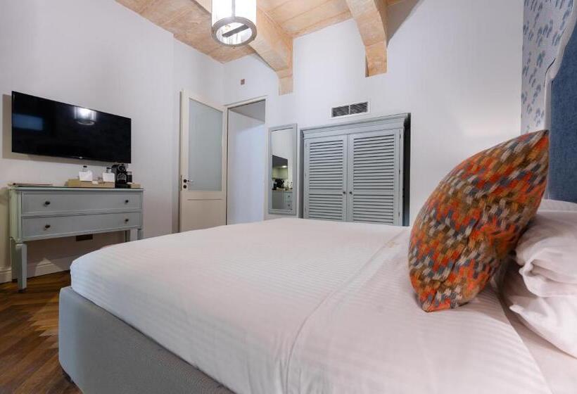 سوئیت با تخت بزرگ, Palazzo Bifora