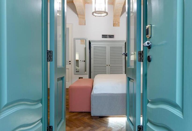 سوئیت با تخت بزرگ, Palazzo Bifora