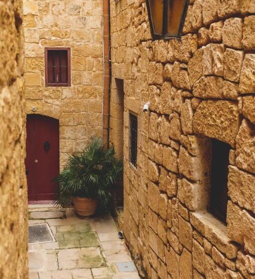 سوئیت با بالکن, Palazzo Bifora