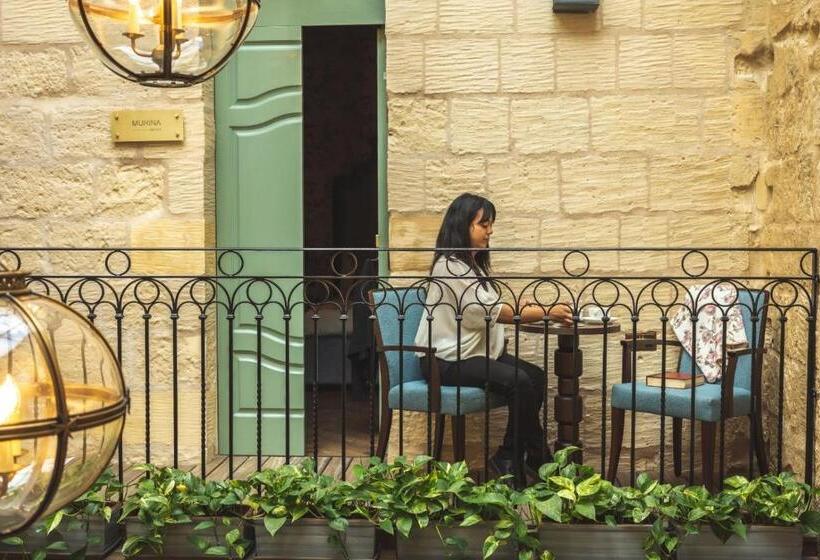 سوئیت با بالکن, Palazzo Bifora