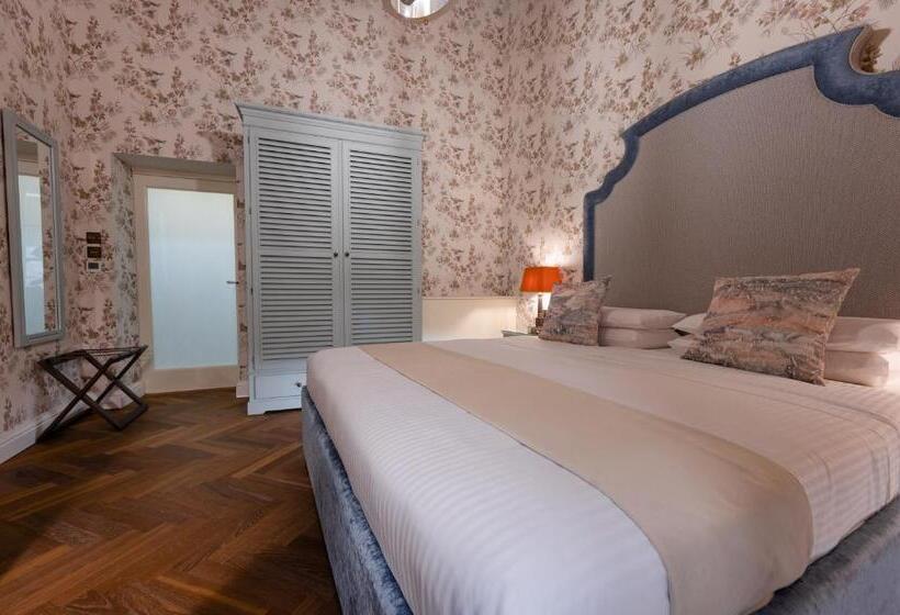 سوئیت با بالکن, Palazzo Bifora