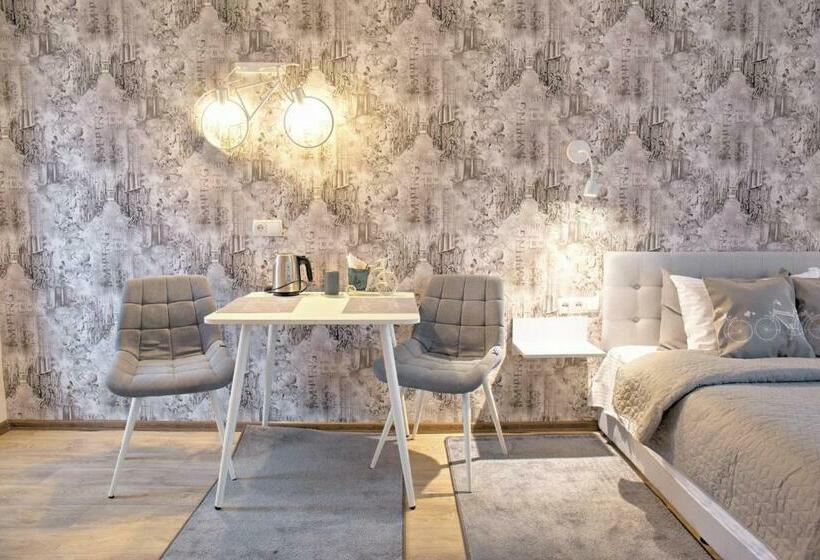 Standardzimmer, затишні апартаменти Bed&bike