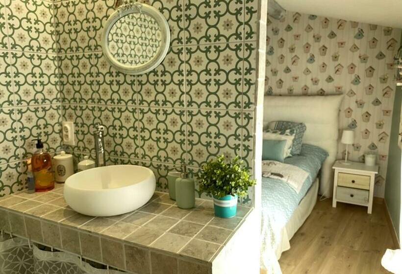 Номер Стандарт Вид на Бассейн, La Bergerie Des Oliviers