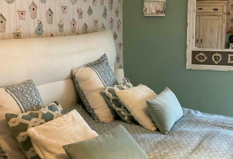 Номер Стандарт Вид на Бассейн, La Bergerie Des Oliviers