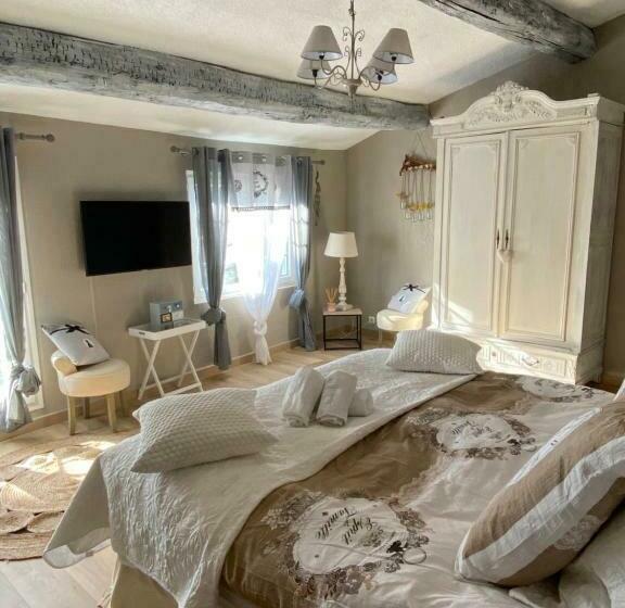 Номер Стандарт Вид на Бассейн, La Bergerie Des Oliviers