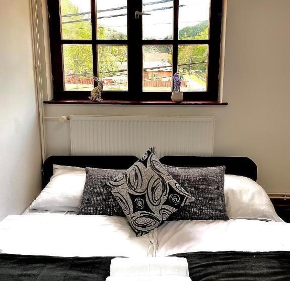 Номер Стандарт, Fakanalas Fogadó