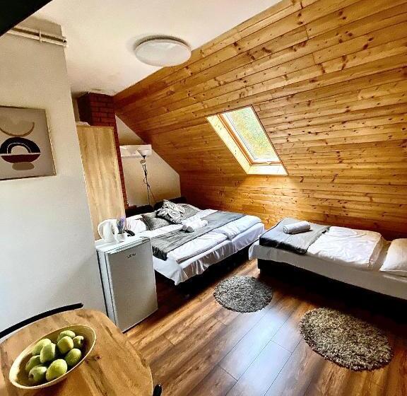 Номер Стандарт, Fakanalas Fogadó