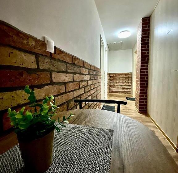 Трежместный Номер Economy, Fakanalas Fogadó