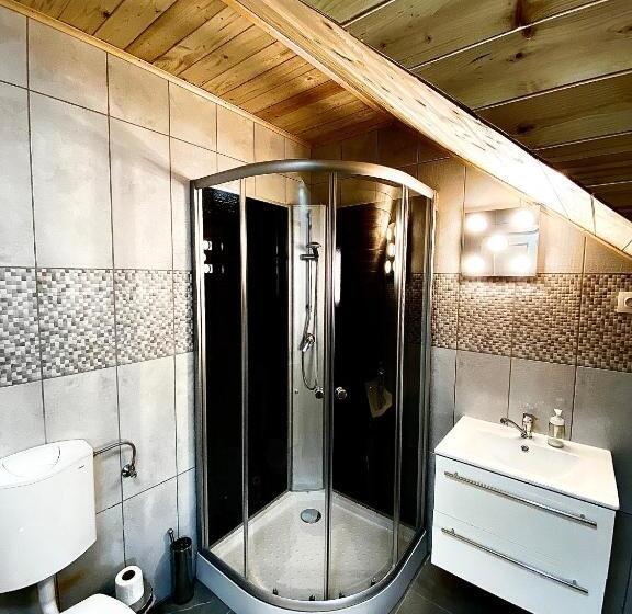 Трежместный Номер Economy, Fakanalas Fogadó