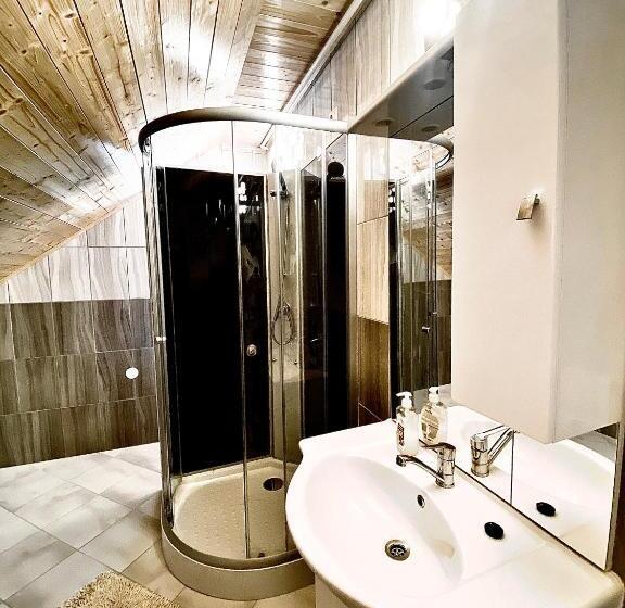 Номер Стандарт, Fakanalas Fogadó