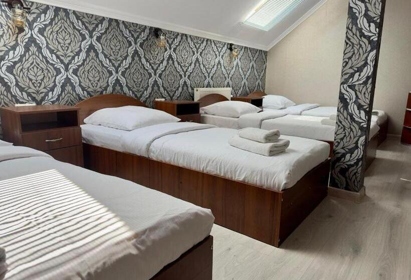 اتاق کلاسیک چهارنفره, львівський