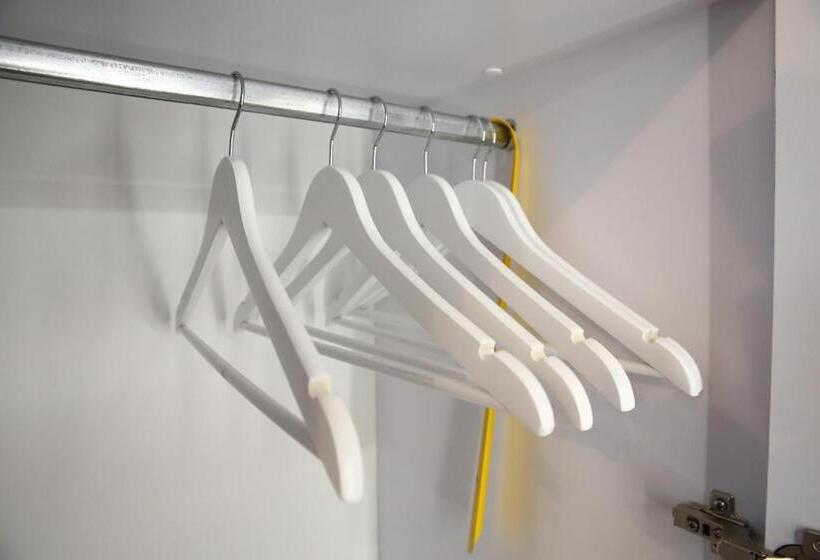 اتاق سوپریور, львівський