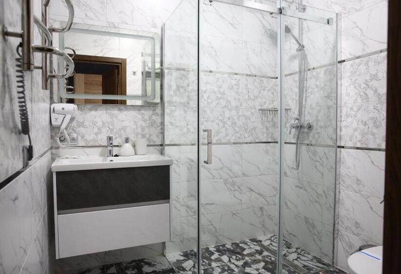 سوییت جونیور, львівський