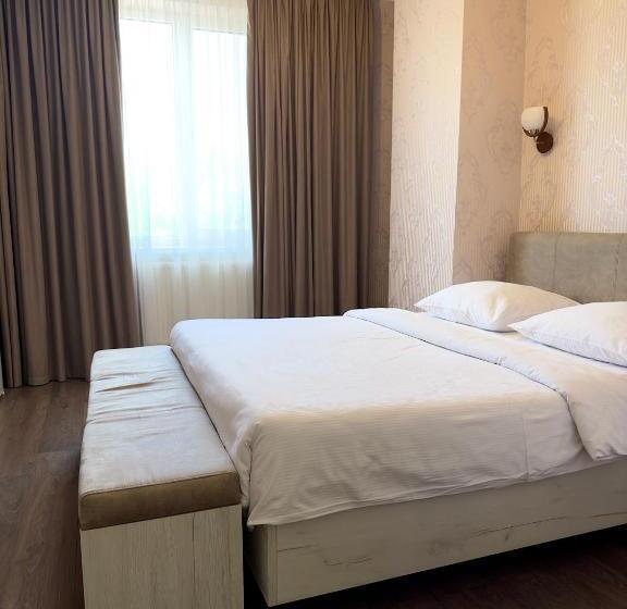 سوییت جونیور, львівський