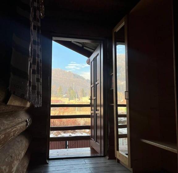 Maison 2 Chambres, шовкова косиця