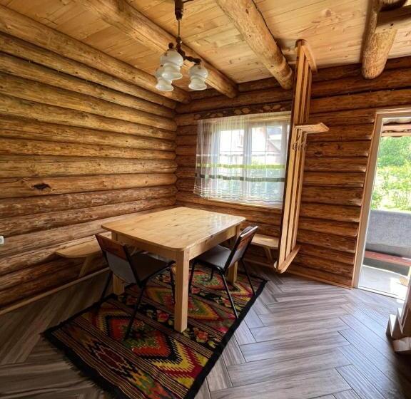 Maison 1 Chambre, шовкова косиця