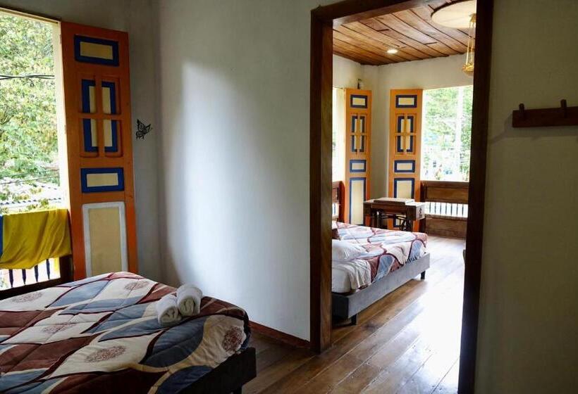 غرفة عائلية مطلّة علي الجبل, Hostal Casa Victoria Pijao