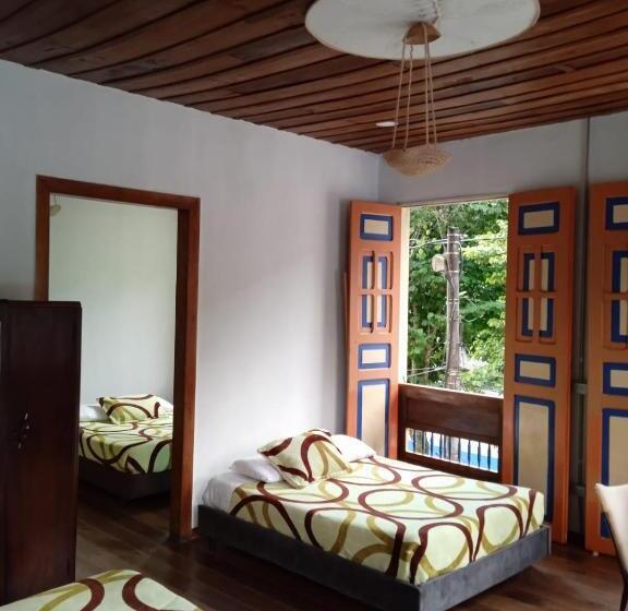 غرفة عائلية مطلّة علي الجبل, Hostal Casa Victoria Pijao