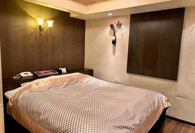 غرفة قياسية, Opus  Adult Only