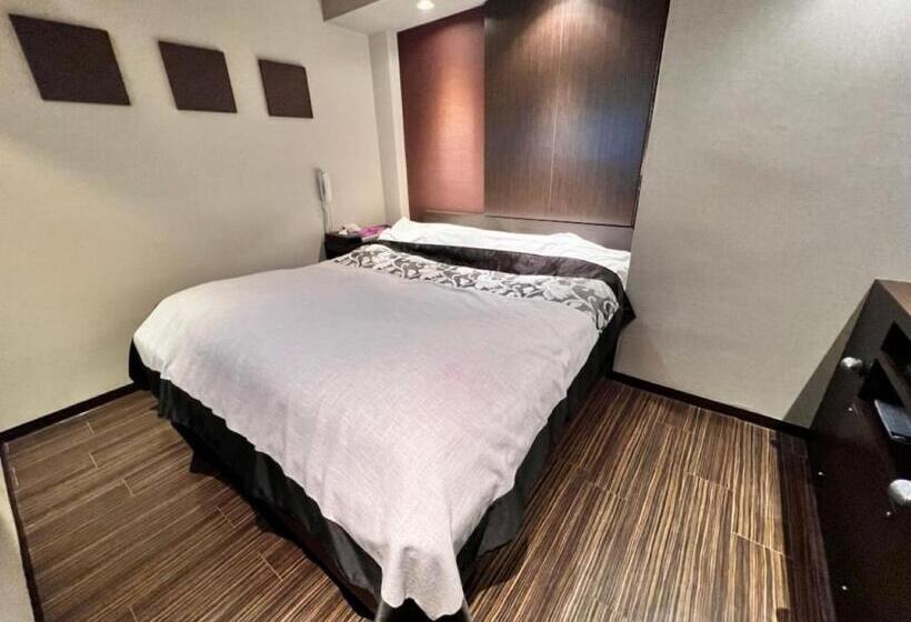 غرفة قياسية, Opus  Adult Only