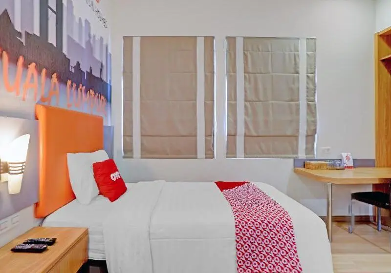 デラックスルーム, Capital O 3905 Graha 100 Guest House Syariah