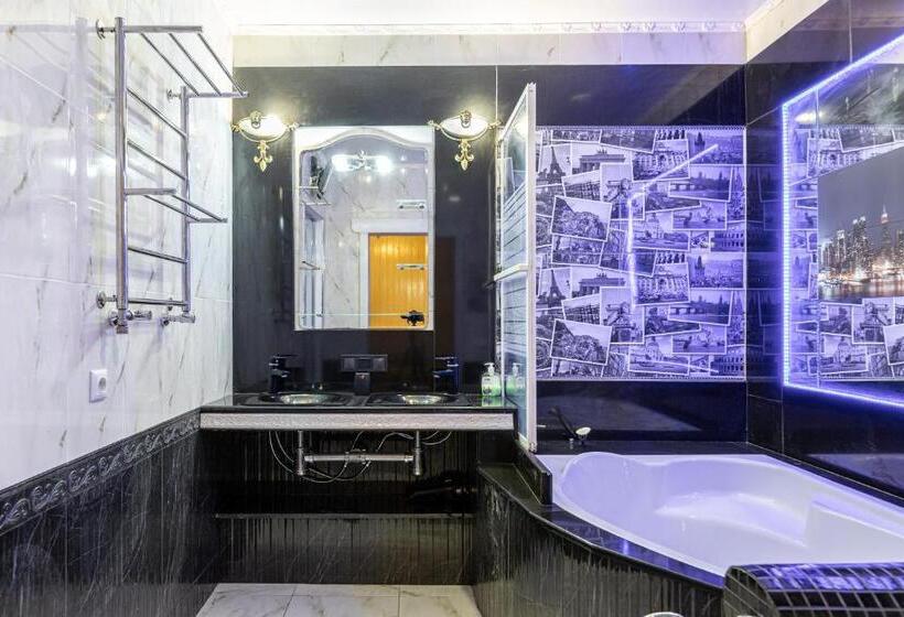 سوییت با چشمانداز کوه, Chateau