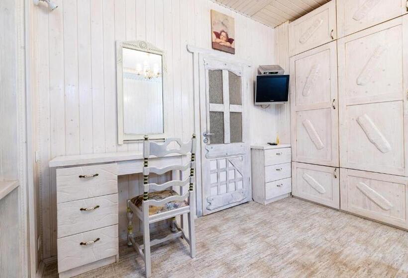 سوییت با چشمانداز کوه, Chateau