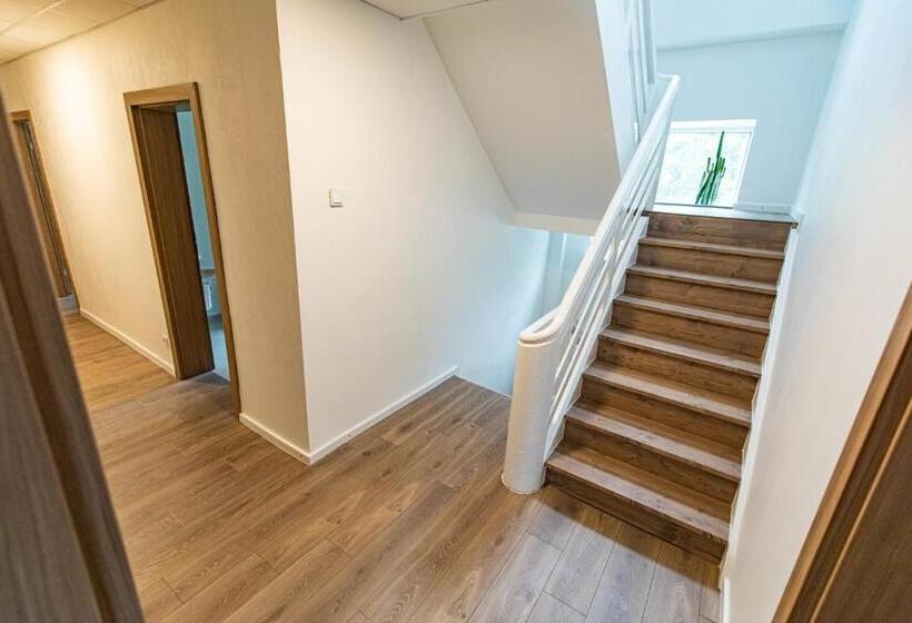 اتاق خانوادگی با سرویس بهداشتی مشترک, Vila Giruliai