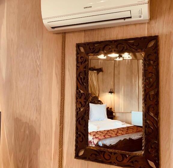 سوییت, готельно ресторанний комплекс «галицький замок»