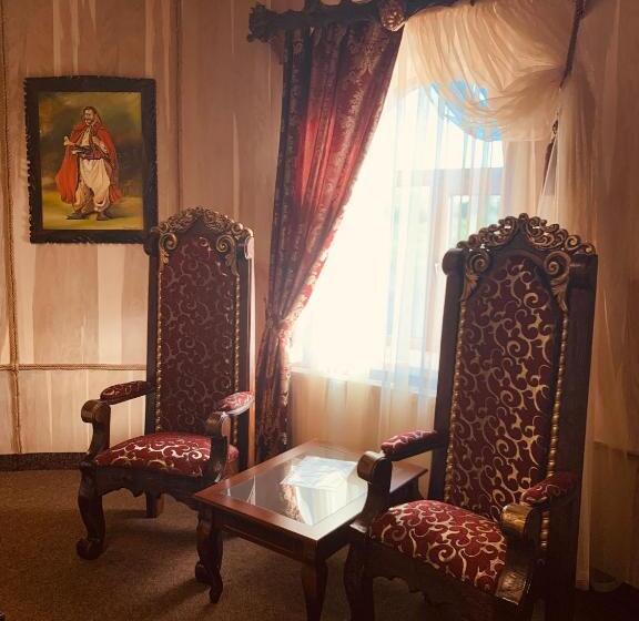 سوییت, готельно ресторанний комплекс «галицький замок»