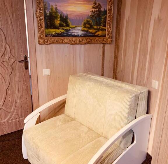 اتاق سوپریور سه تخته, готельно ресторанний комплекс «галицький замок»