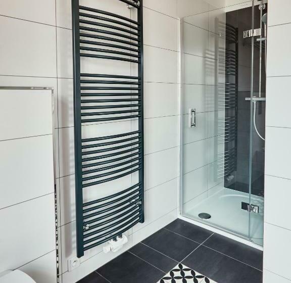 Номер Deluxe, A Hostinec Slunce