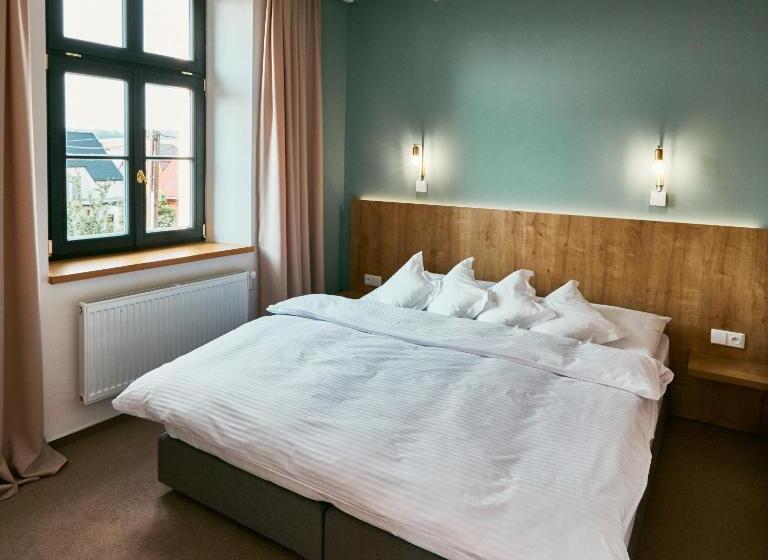 デラックスルーム, A Hostinec Slunce