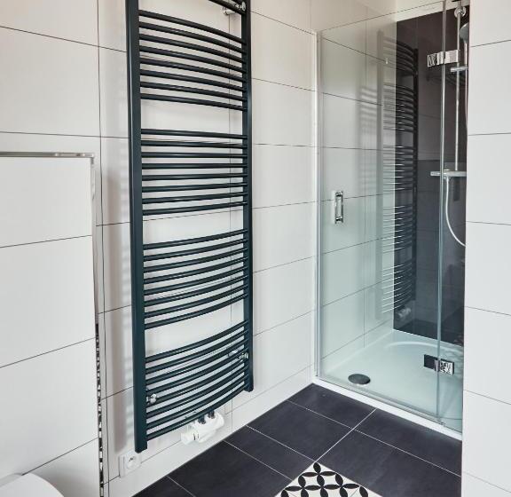 Номер Стандарт, A Hostinec Slunce