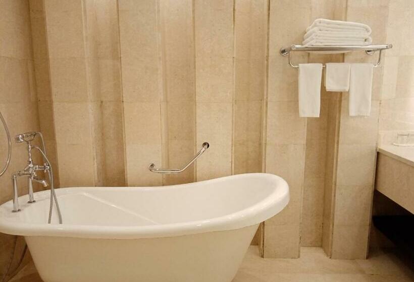 חדר דלוקס, Khabti Grand