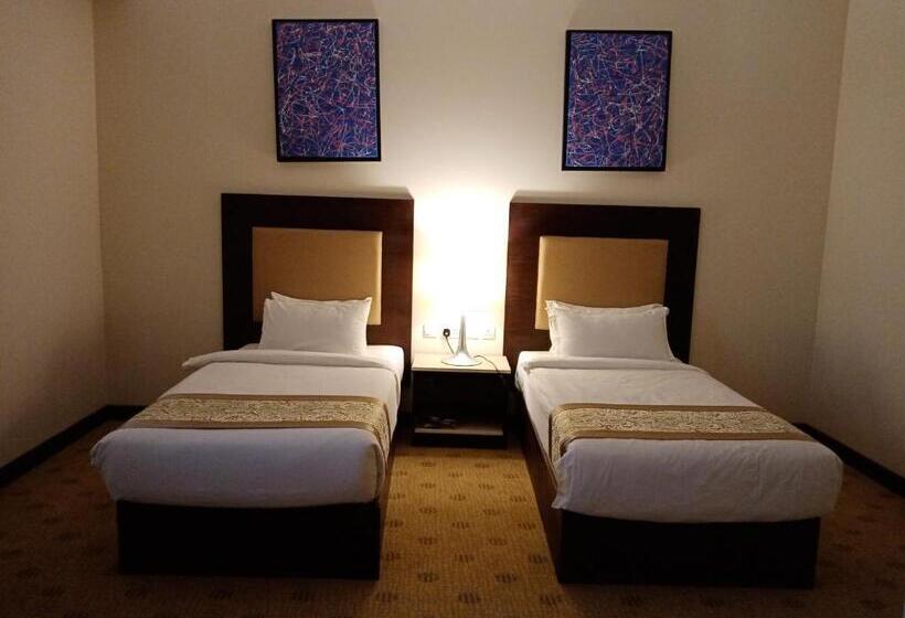 דירת שני חדרים, Khabti Grand