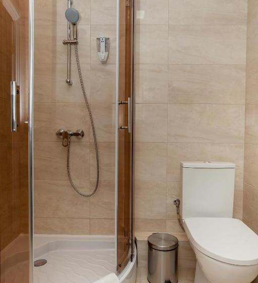 اتاق استاندارد با بالکن, Mon Ami