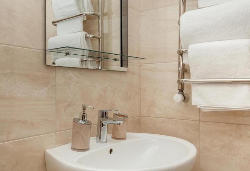 اتاق استاندارد با بالکن, Mon Ami