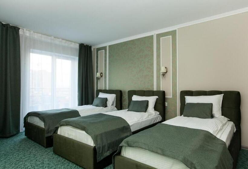 اتاق استاندارد سه تخته با بالکن, Mon Ami