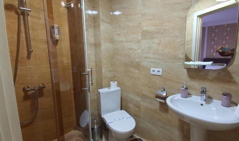 سوئیت جونیور خانوادگی, Mon Ami