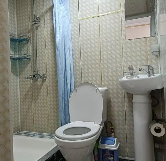 Cameră Cvadruplă Standard, Hamida
