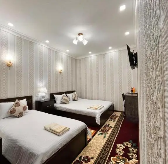 Cameră Triplă Confort, Hamida