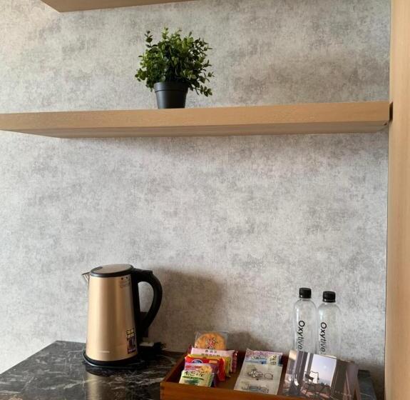 اتاق استاندارد با بالکن و چشمانداز دریا, Two Easy Inn