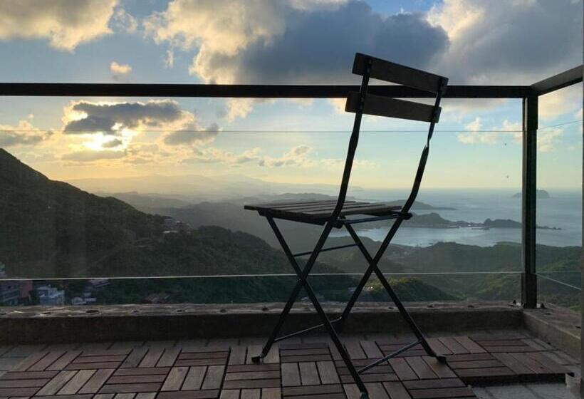 اتاق استاندارد با بالکن و چشمانداز دریا, Two Easy Inn