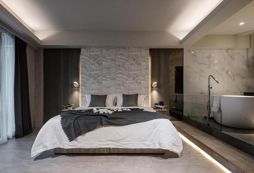 اتاق لوکس با بالکن و چشمانداز دریا, Two Easy Inn