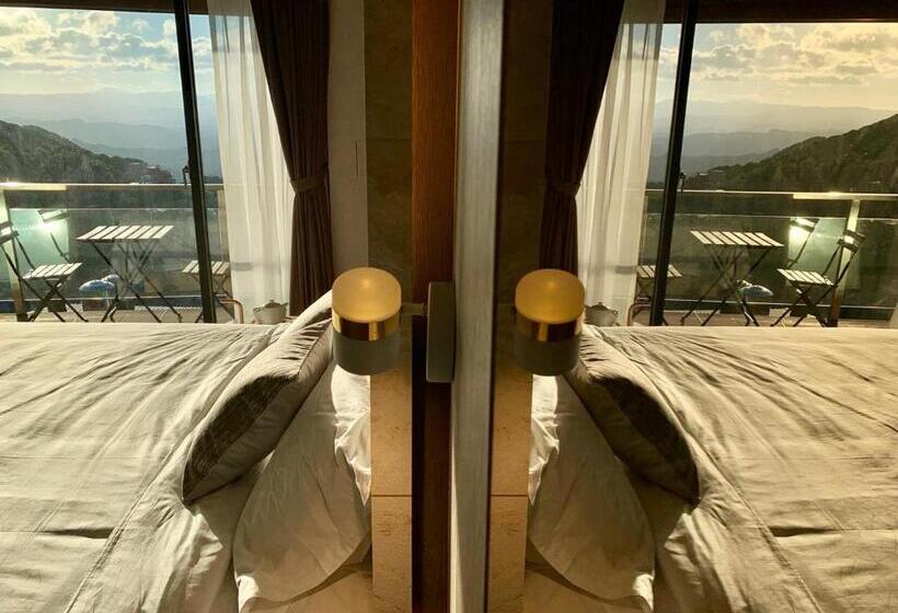 اتاق لوکس با بالکن و چشمانداز دریا, Two Easy Inn