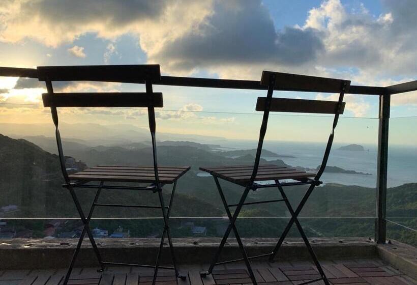 اتاق استاندارد با بالکن و چشمانداز دریا, Two Easy Inn