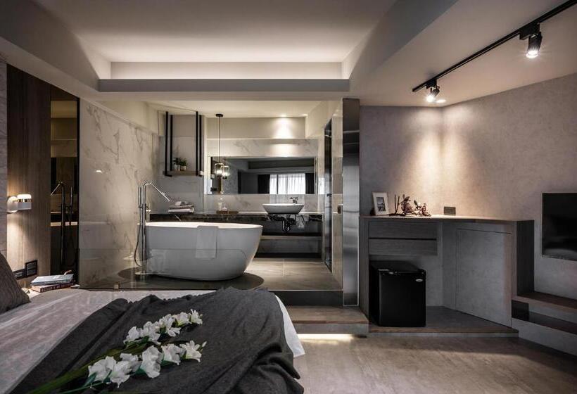 اتاق لوکس با بالکن و چشمانداز دریا, Two Easy Inn