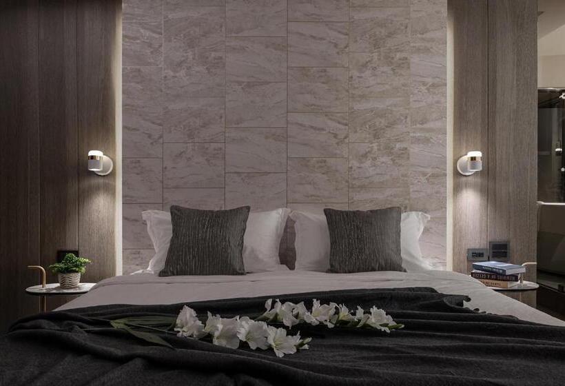 اتاق لوکس با بالکن و چشمانداز دریا, Two Easy Inn