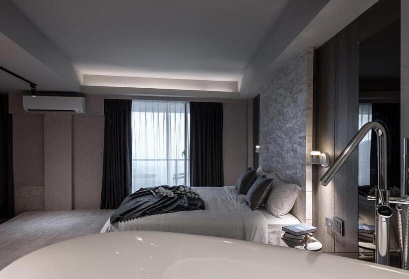 اتاق لوکس با بالکن و چشمانداز دریا, Two Easy Inn